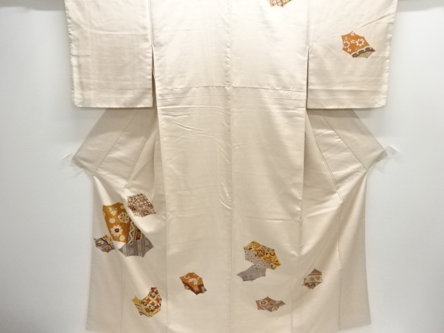 JAPANESE KIMONO / HOMONGI / TSUMUGI / EMBROIDERY / FLORAL ARABESQUE